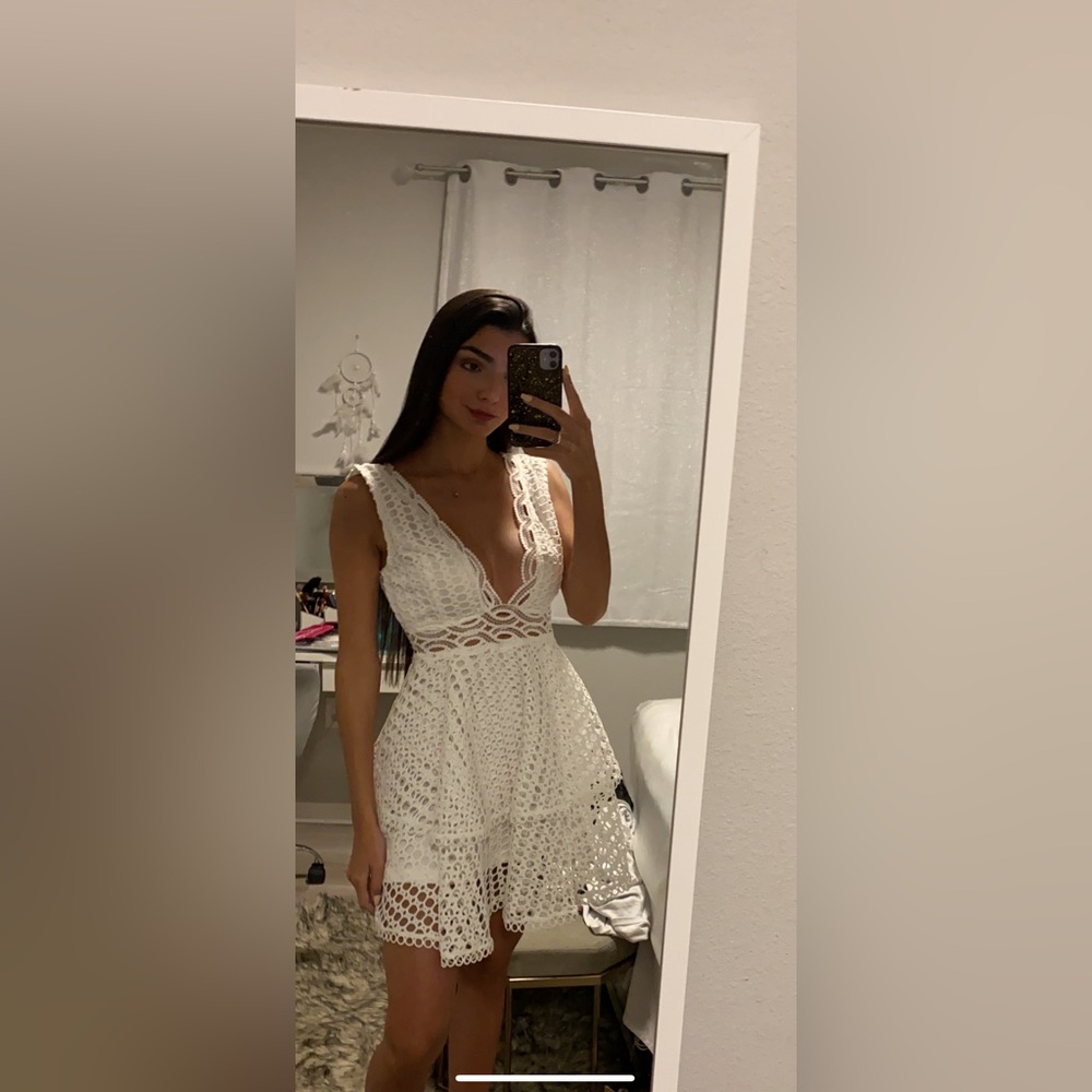 White graduation dress - Picture 8 of 10
